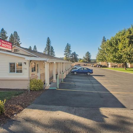 Shasta Pines Motel & Suites Burney Bagian luar foto