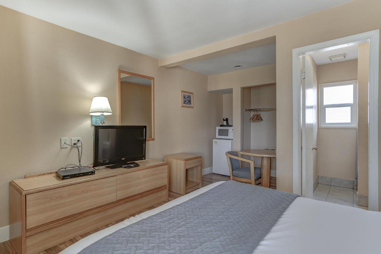 Shasta Pines Motel & Suites Burney Bagian luar foto
