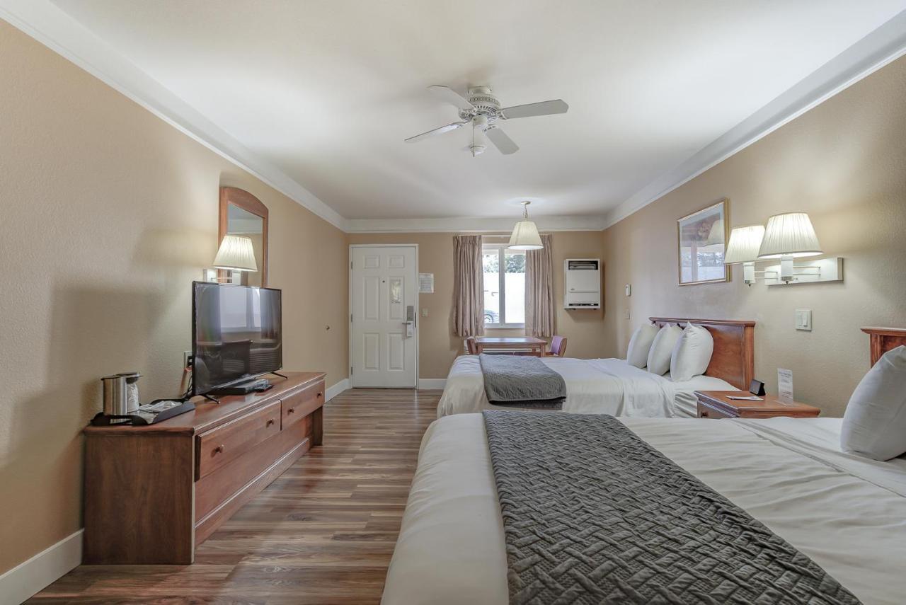 Shasta Pines Motel & Suites Burney Bagian luar foto