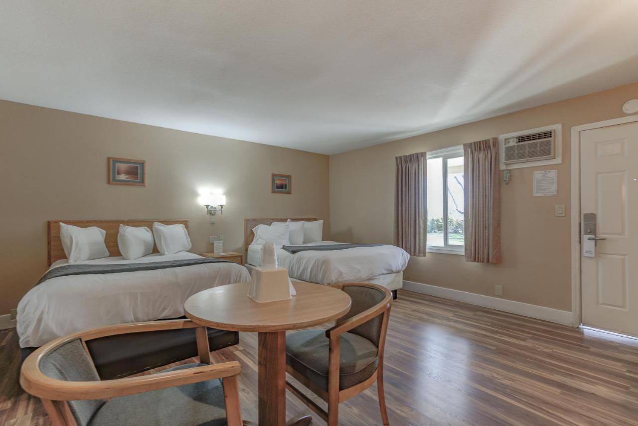 Shasta Pines Motel & Suites Burney Bagian luar foto