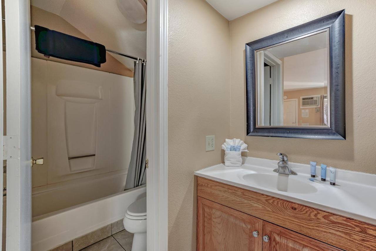 Shasta Pines Motel & Suites Burney Bagian luar foto