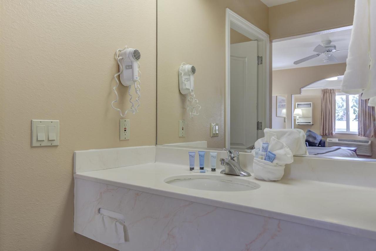Shasta Pines Motel & Suites Burney Bagian luar foto