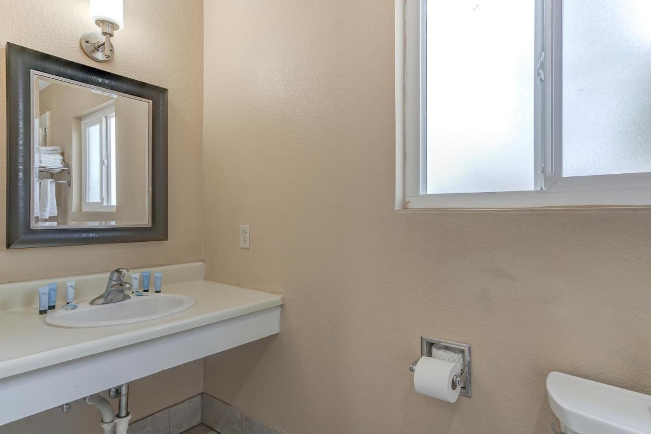 Shasta Pines Motel & Suites Burney Bagian luar foto