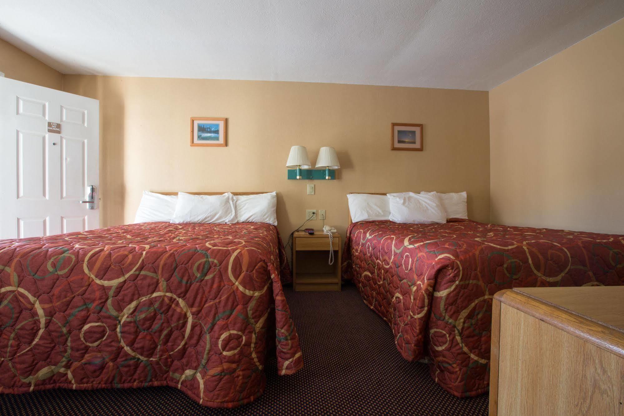Shasta Pines Motel & Suites Burney Bagian luar foto